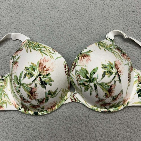 Cacique Other - Cacique Bra 42C Push Up Bra Boost Plunge Lane Bryant